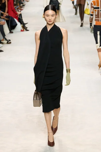 Look 32